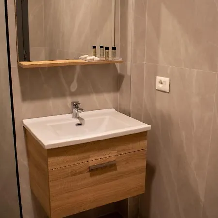 Hotel Tirona