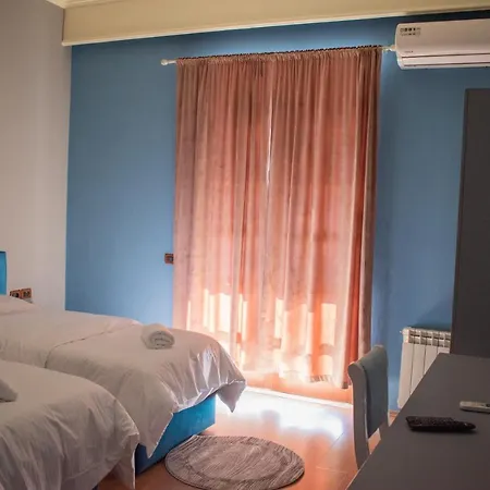 Hotel Tirona